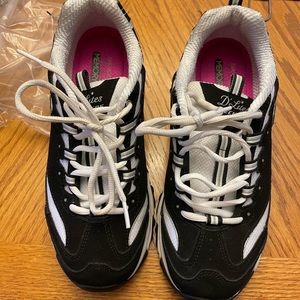 Barely used Skechers D’Lites in good condition. Black & white. Size 10.